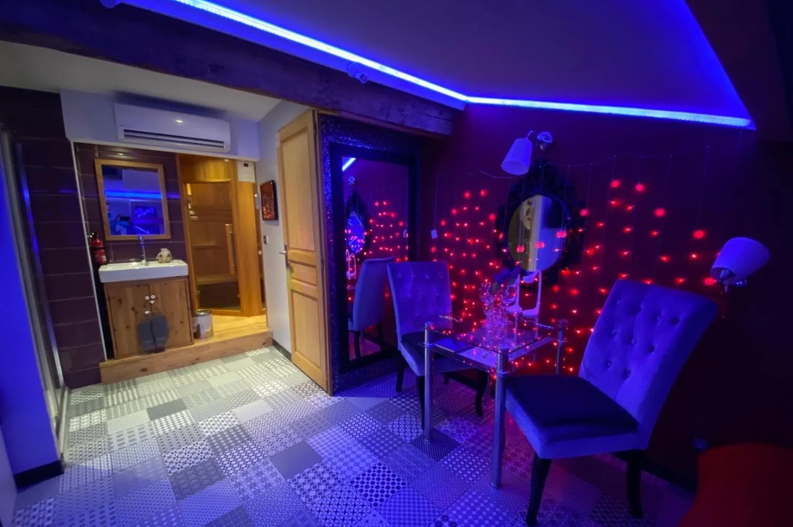Bed & Breakfast A Home Love-Spa, Le Plus Luxueux Parmi Nos 2 Etablissements Montluel